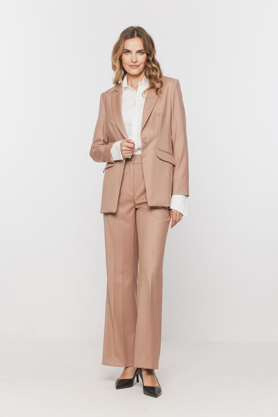 Wizualizacja Marynarka z kieszeniami o delikatnie taliowanym kroju