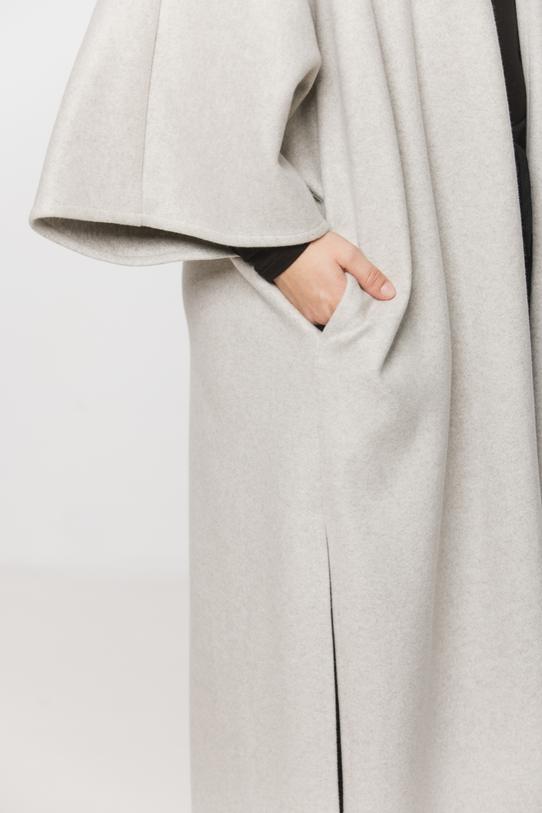 Miękka długa narzutka w odcieniu szarości o luźnym fasonie - 6