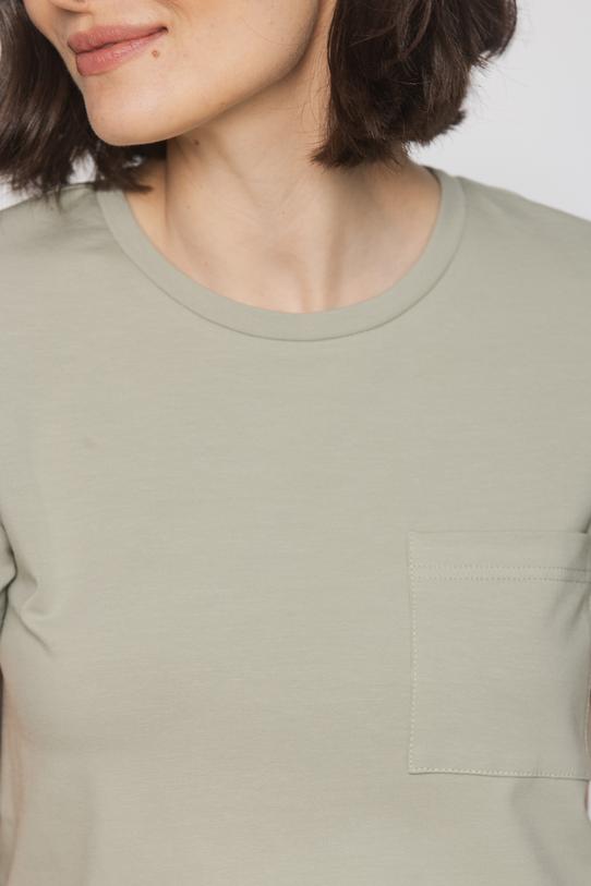 Oliwkowy bawełniany t-shirt z kieszonką - 5