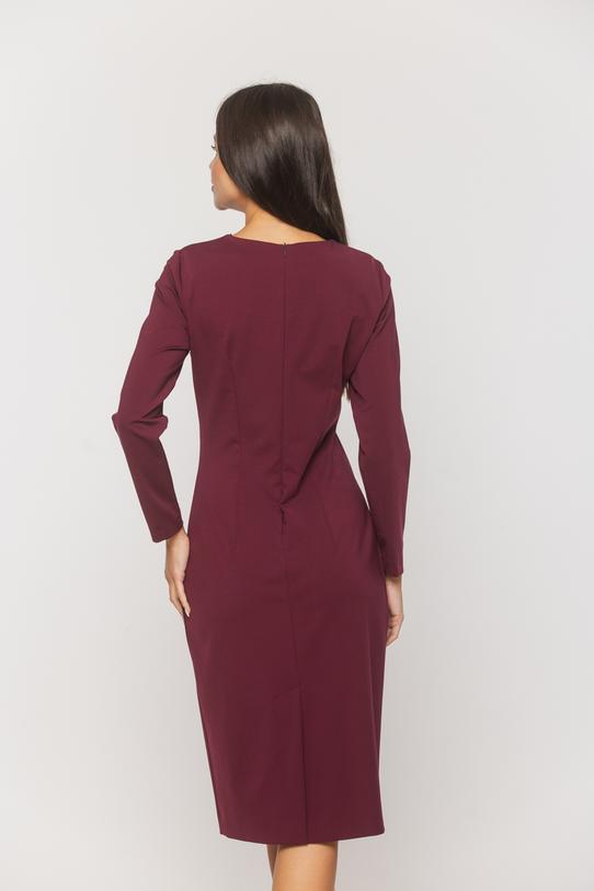 Ołówkowa sukienka z burgundowej eleganckiej dzianiny - 2