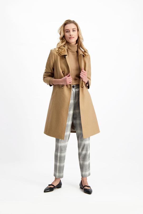 Płaszcz w odcieniu beżu - 3
