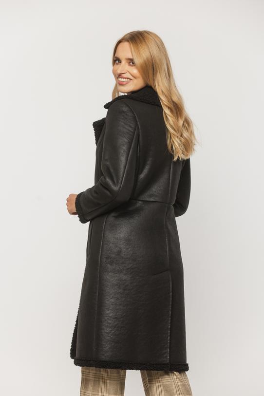 Czarny kożuszek z kołnierzem i zapięciem na guziki - 3