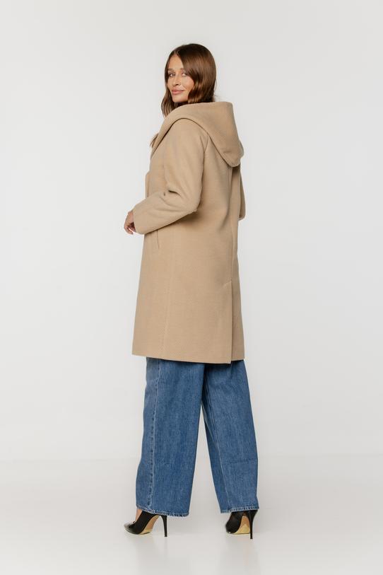 Ocieplany beżowy płaszcz z wełną o fakturze jodełki - 1