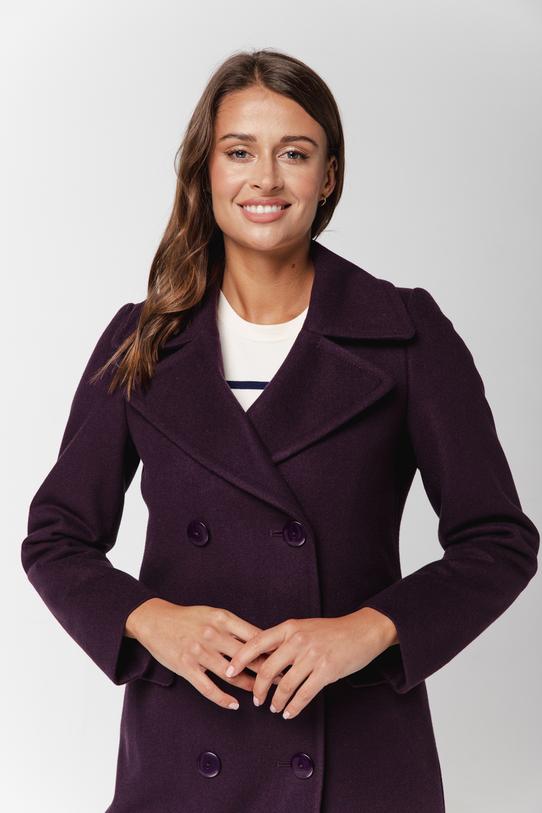 Zimowy śliwkowy płaszcz z dużym wykładanym kołnierzem - 2