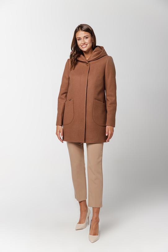 Wizualizacja Krótki karmelowy płaszcz z kapturem i kieszeniami