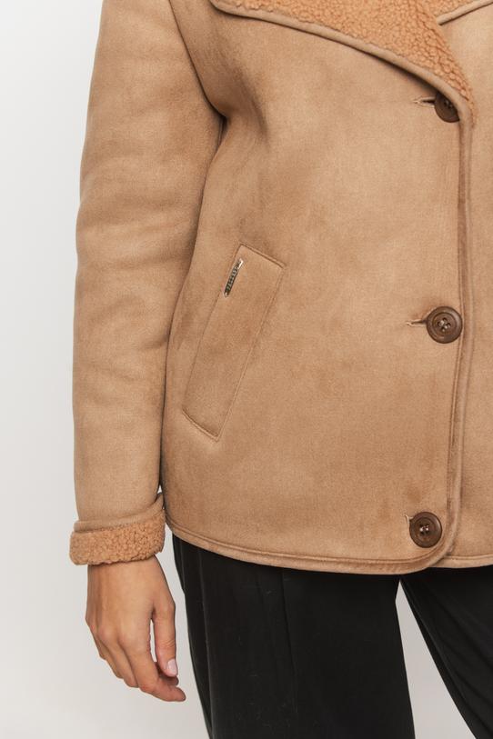 Beżowy krótki kożuszek z wykładanym kołnierzem - 5