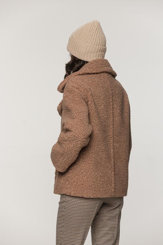 Jasnobrązowy modny płaszczyk damski typu miś - 3