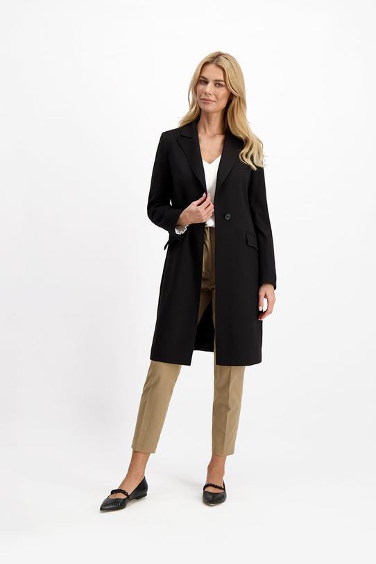 Ponadczasowy czarny płaszcz - 2
