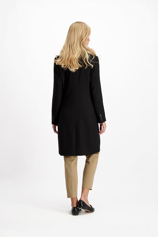 Ponadczasowy czarny płaszcz - 3