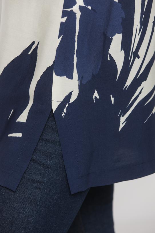 Przewiewna bluzka ecu w granatowe kwiaty - 5