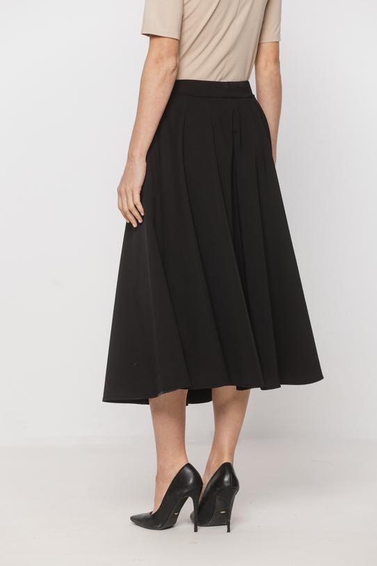 Rozkloszowana dzianinowa spódnica z kieszeniami - 3