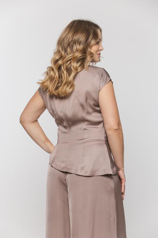 Satynowa bluzka w kolorze cappuccino - 3