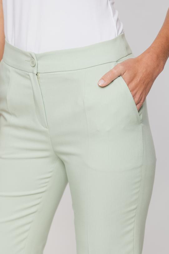 Seledynowe spodnie w kant z kieszeniami - 3