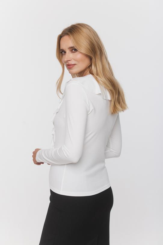 Śmietankowa dzianinowa bluzka z żabotem i długim rękawem - 4