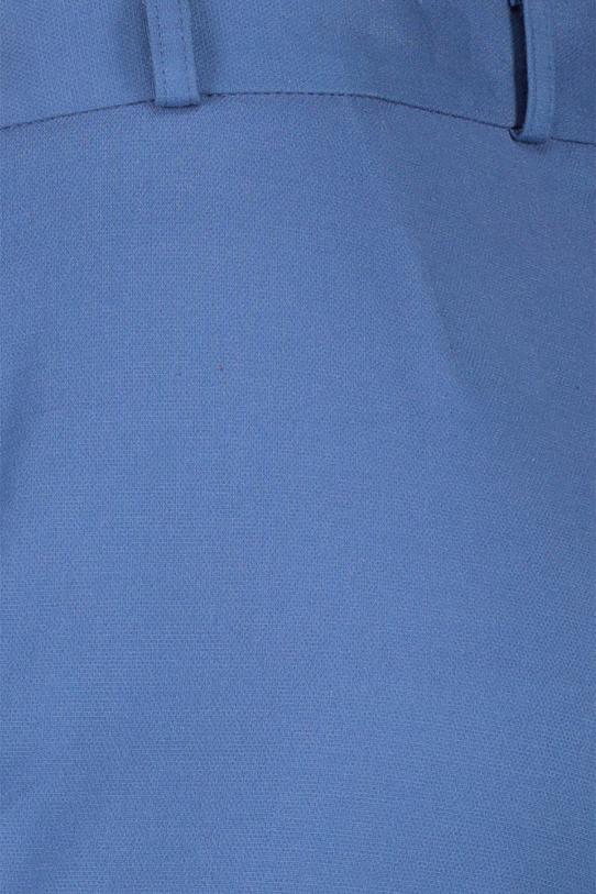 Niebieskie spodnie o ponadczasowym kroju - 6