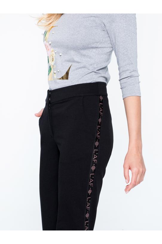 Czarne spodnie dresowe ze ściągaczami i lampasami - 5