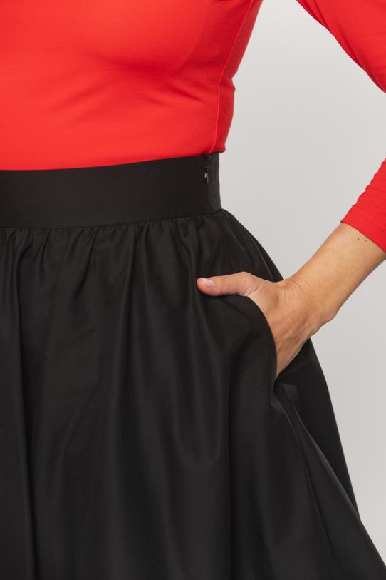 Stylowa czarna spódnica pin up z warstwą tiulu - 4