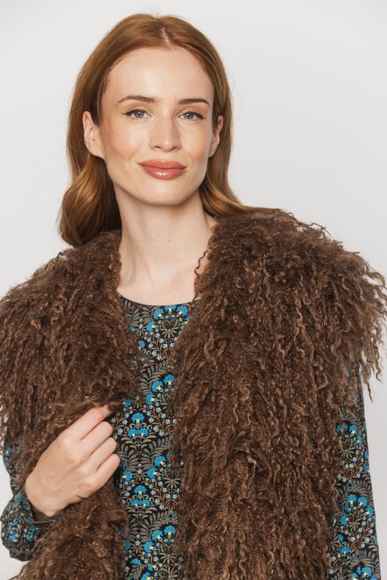 A stylish brown fur waistcoat - 3