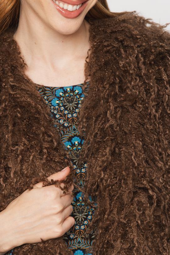A stylish brown fur waistcoat - 4