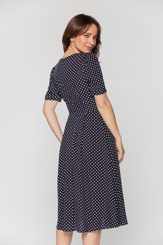 Sukienka z dopasowaną talią i  ozdobnymi guziczkami - 4