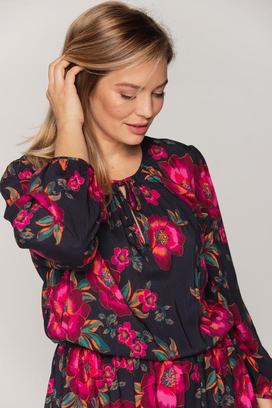 Kwiecista sukienka w stylu boho
