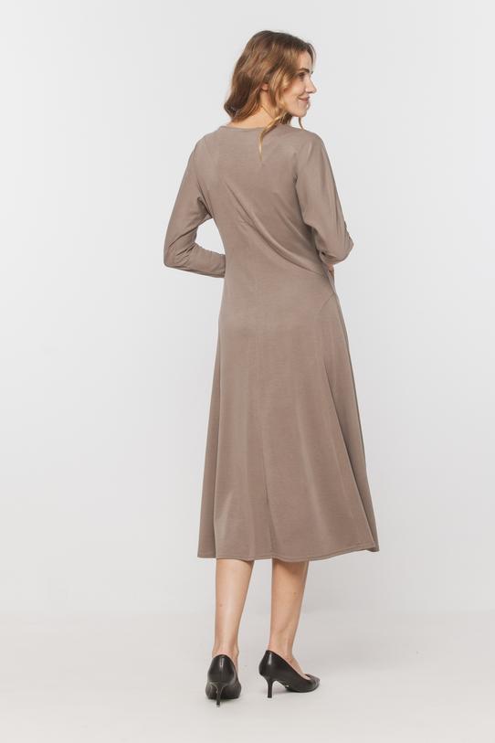 Sukienka z beżowej dzianiny z kobiecymi cięciami - 3
