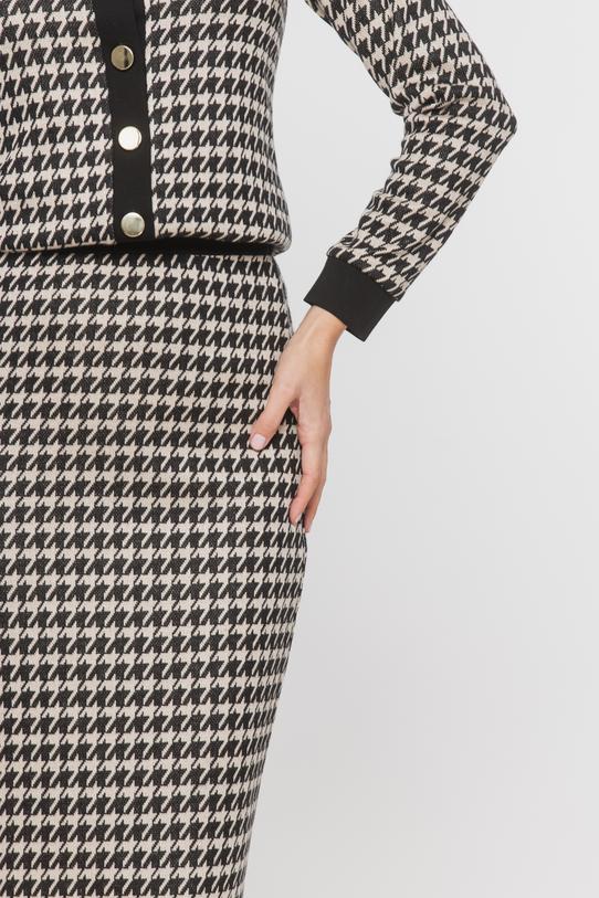 Sweterkowa spódnica za kolano w pepitkę - 4