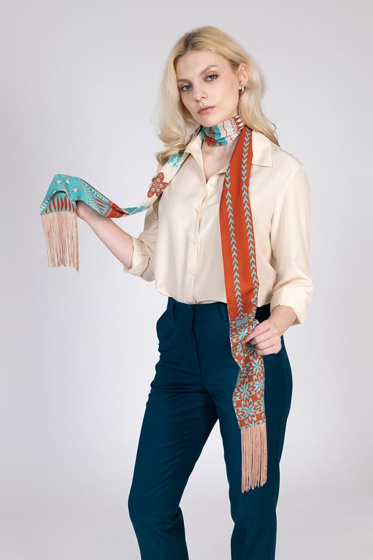 A stylish viscose scarf with fringes - 4
