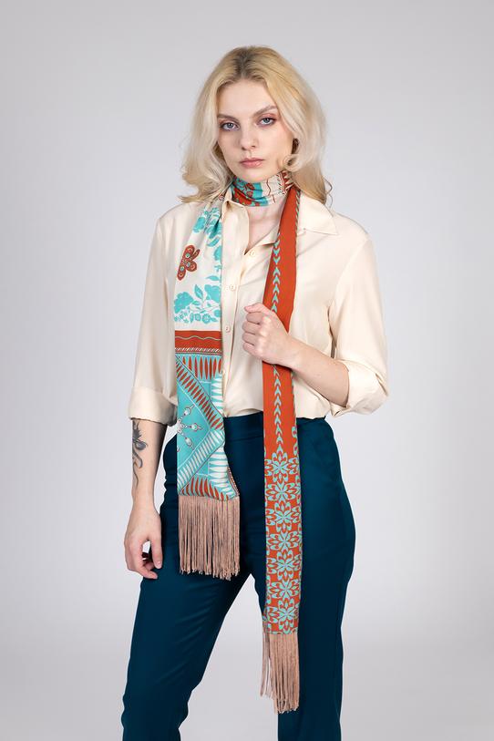 A stylish viscose scarf with fringes - 5