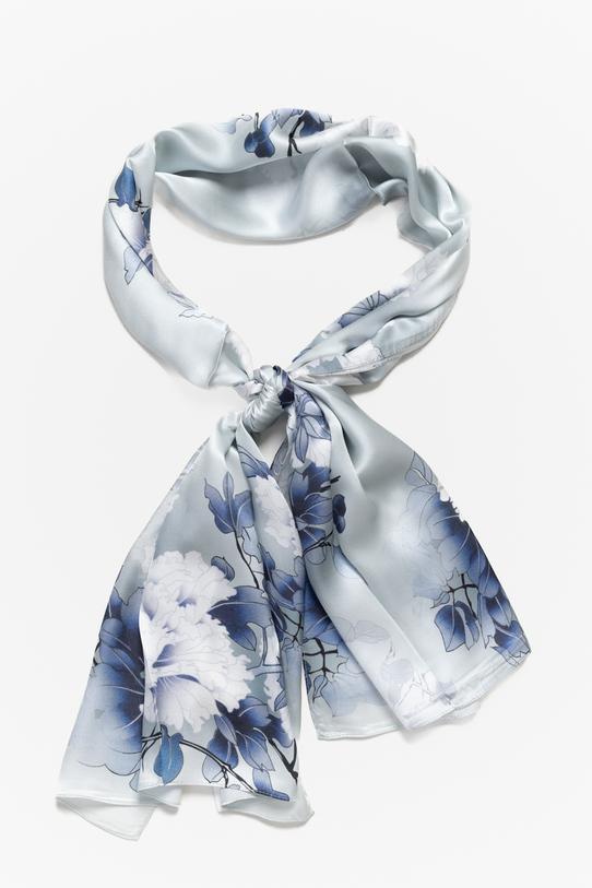 Wizualizacja Jedwabny szal w stonowanej niebieskiej kolorystyce