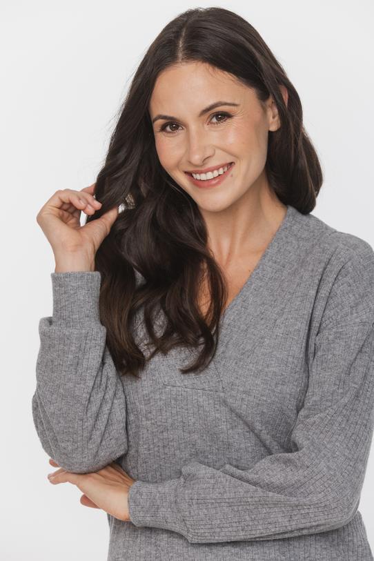 Szara bluzka z ciepłej prążkowanej dzianiny - 5