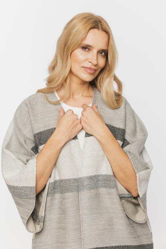 Szara narzutka z szerokimi rękawami z dodatkiem wełny - 6