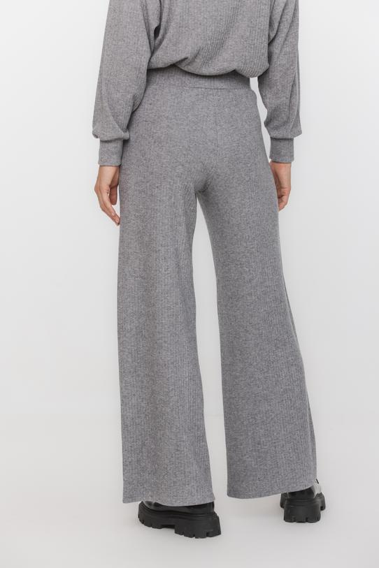 Szare spodnie z ciepłej prążkowanej dzianiny - 3