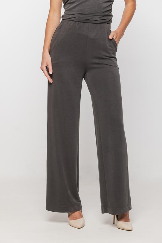 Szerokie grafitowe spodnie dzianinowe z wygodną gumką - 2