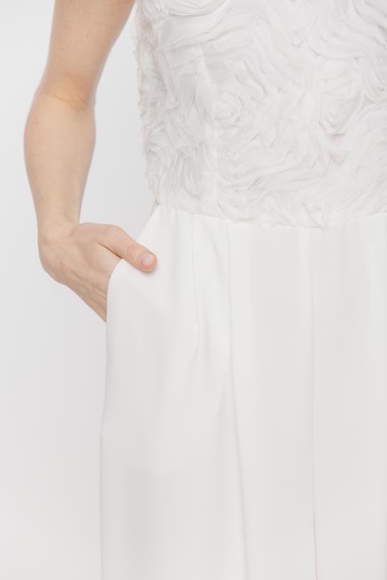 Szykowny długi kombinezon ecru z kwiatami 3D - 5