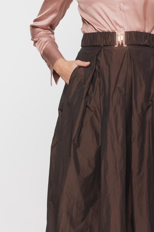 Taftowa brązowa spódnica z kontrafałdami i paskiem - 3