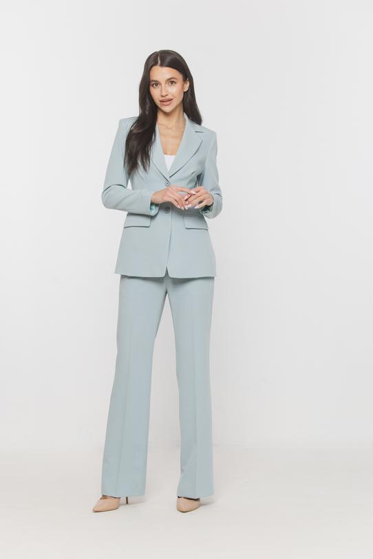 Wizualizacja Taliowana pastelowa marynarka z delikatnymi poduszkami