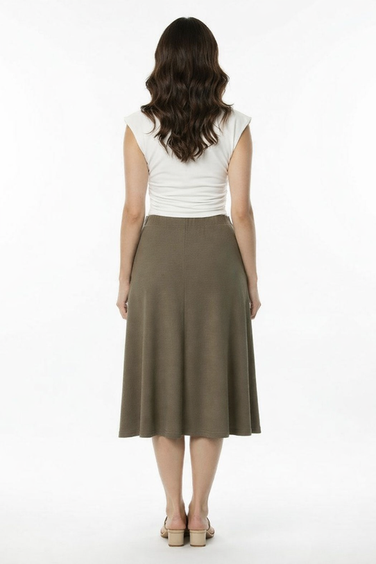 Trapezowa spódnica midi z ciemnozielonej dzianiny - 2