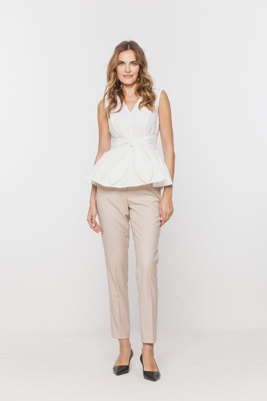 Wizualizacja Wizytowa bluzka z baskinką z białej tafty