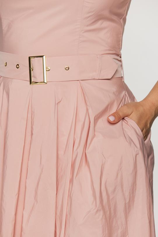 Wizytowa sukienka z tafty o eleganckim fasonie z kontrafałdami