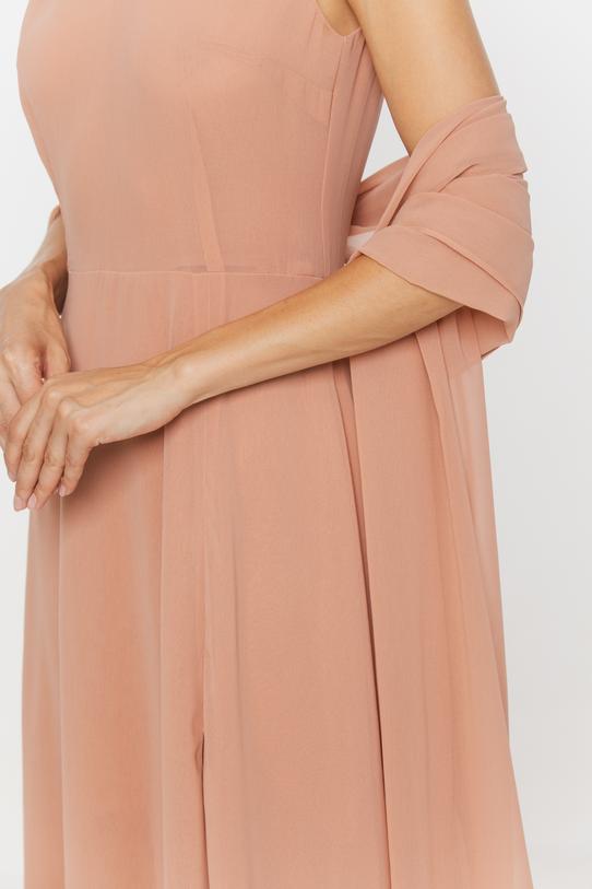 Wizytowa zwiewna sukienka maxi z szalem - 5