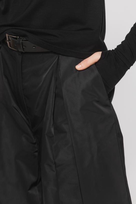 Wizytowe szerokie czarne spodnie z ozdobnymi kontrafałdami - 4