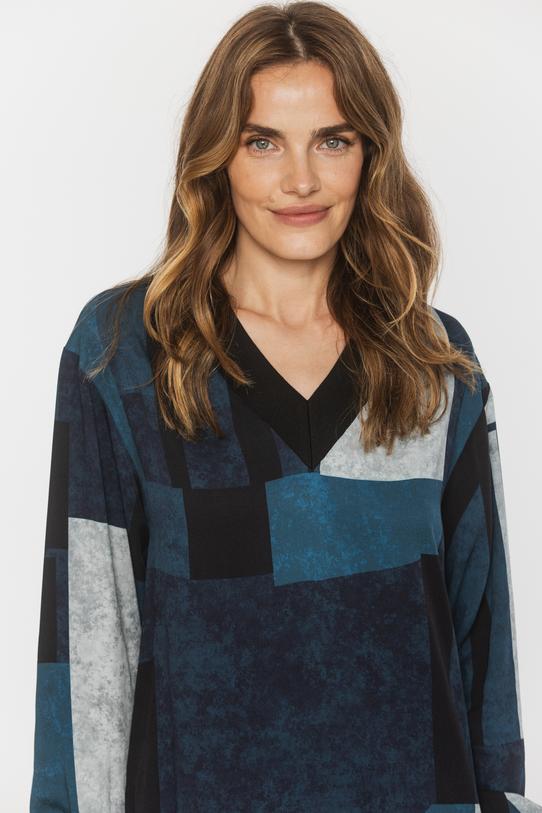 Wygodna sukienka z rozcięciami i prostym kroju - 4