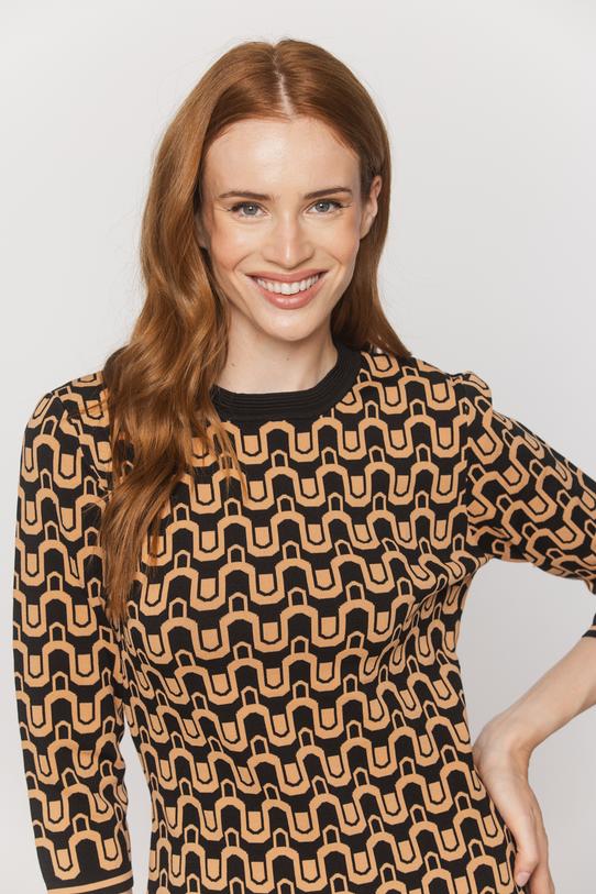 Patterned dress in a thick substantial knit - 3