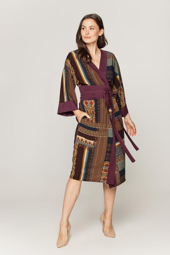 Zakładane kimono wiązane w pasie