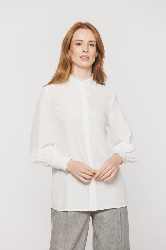 A light airy ECU shirt with a decorative lace stand-up collar - 2