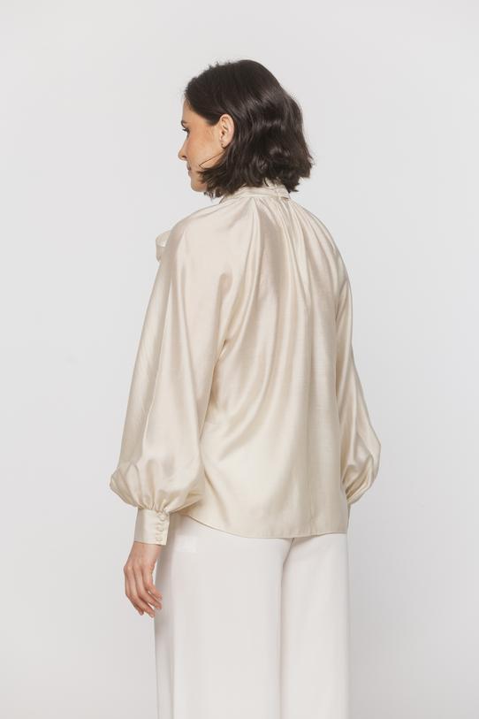 Zwiewna kremowa koszula z bufiastym rękawem - 3