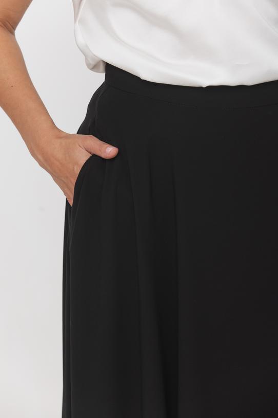 Zwiewna czarna spódnica midi o wizytowym charakterze - 4