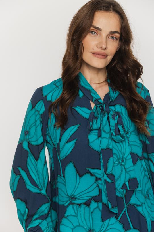 Zwiewna wiskozowa sukienka z wiązaniem o trapezowym kroju - 4