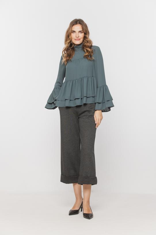 Wizualizacja Zwiewna zielona bluzka szyfonowa z ozdobnymi falbanami